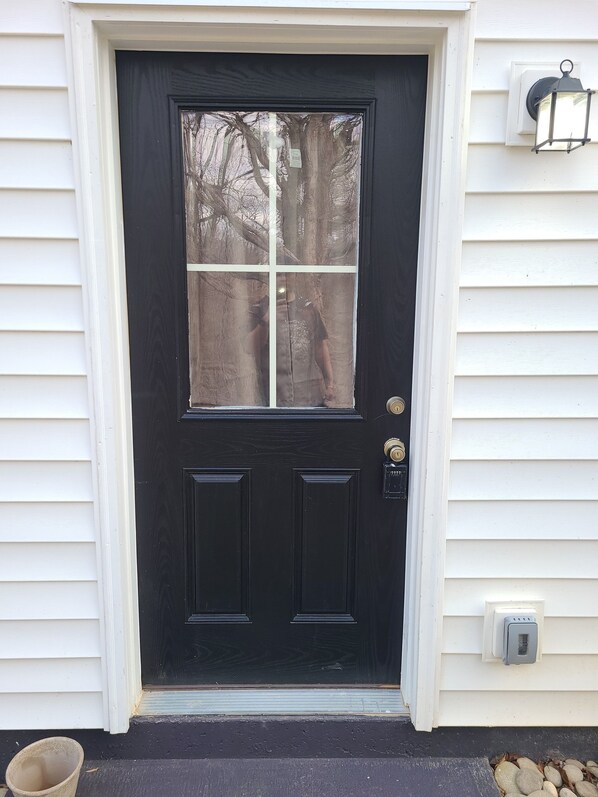 Exterior detail - Cozy, Convenient, & Affordable! (Oak Ridge)