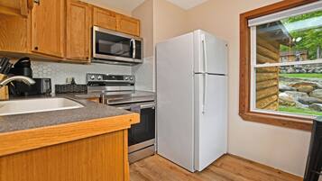 KylskÄp, mikrovÄgsugn, ugn och spishÀll