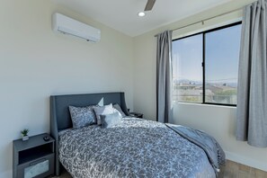 3 Schlafzimmer, Bügeleisen/Bügelbrett, WLAN, Bettwäsche