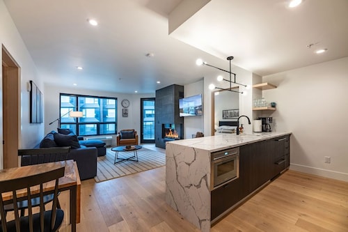 Steps to lift.New Construction 2 bd/2 bath in the heart of Schweitzer Village. 