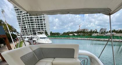 Floating Loft IV - Cancun Mexico HZ - 44' - 2bed 1bath by Floating Lofts, Inc.