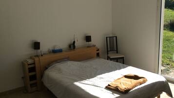 6 chambres, fer et planche Ă repasser, Wi-Fi, draps fournis