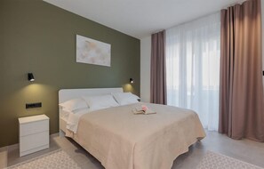 3 chambres, fer et planche à repasser, lit parapluie, Wi-Fi gratuit