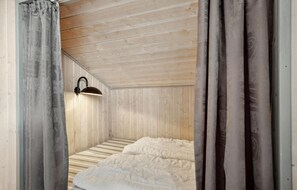 2 bedrooms, free WiFi - Nice home in Hemmet with WiFi (Hemmet)