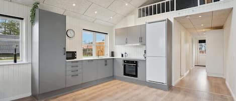 Kühlschrank, Ofen, Herdplatte, Geschirrspüler