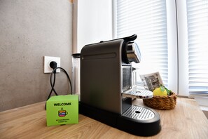 Kaffee und/oder Kaffeemaschine