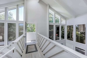 Interior - 493-Grandeur Home, AC & Patio near Meta & Stanford (Menlo Park)