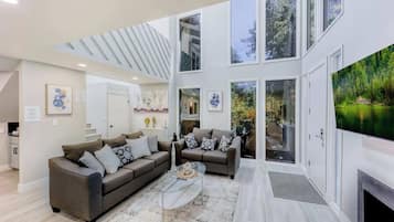 Smart TV, fireplace, offices