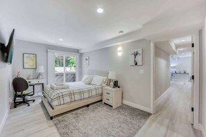 4 bedrooms, desk, iron/ironing board, travel cot