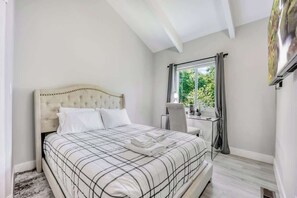 4 Schlafzimmer, Bügeleisen/Bügelbrett, kostenloses WLAN, Bettwäsche