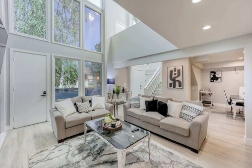 601-Lavish Home w/ AC & Patio near Meta & Stanford