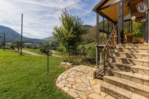 المنطقة المحيطة بالمنشأة