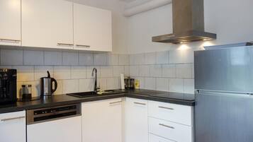 Kühlschrank, Herdplatte, Geschirrspüler