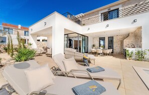 Outdoor dining - Nice home in Vodice with sauna (Vodice)