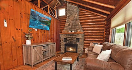 Walk to Beach - Close to Town - Pet Friendly Cabin