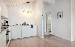 Fridge, stovetop, dishwasher, coffee/tea maker - 2 bedroom amazing apartment in Slagelse (Slagelse)