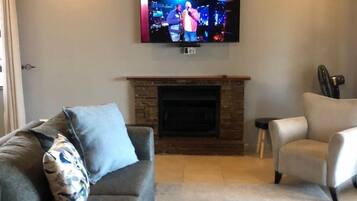 Smart TV, fireplace