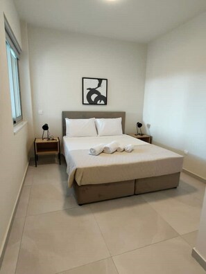 2 bedrooms, soundproofing, iron/ironing board, WiFi