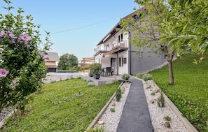 Exterior - Awesome home in Stubicke Toplice with sauna (Stubicke Toplice)