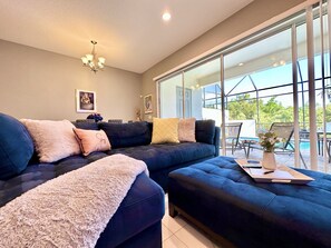 Smart TV - NEW! 2 Pools + Gym, Kids Water Playground, Near Disney {Chic Retreat} (Davenport)