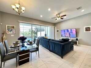 Interior - NEW! 2 Pools + Gym, Kids Water Playground, Near Disney {Chic Retreat} (Davenport)