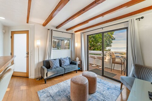 The Narrows! Oceanviews, Jacuzzi + Dog Friendly