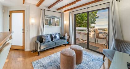 The Narrows! Oceanviews, Jacuzzi + Dog Friendly