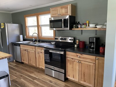 Cozy Golf & Ski Retreat by Pine Mountain-Near many other activities/attractions!