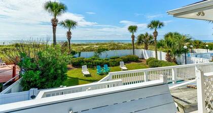 Oceanfront pet friendly home with pool and hot tub sleeps twenty