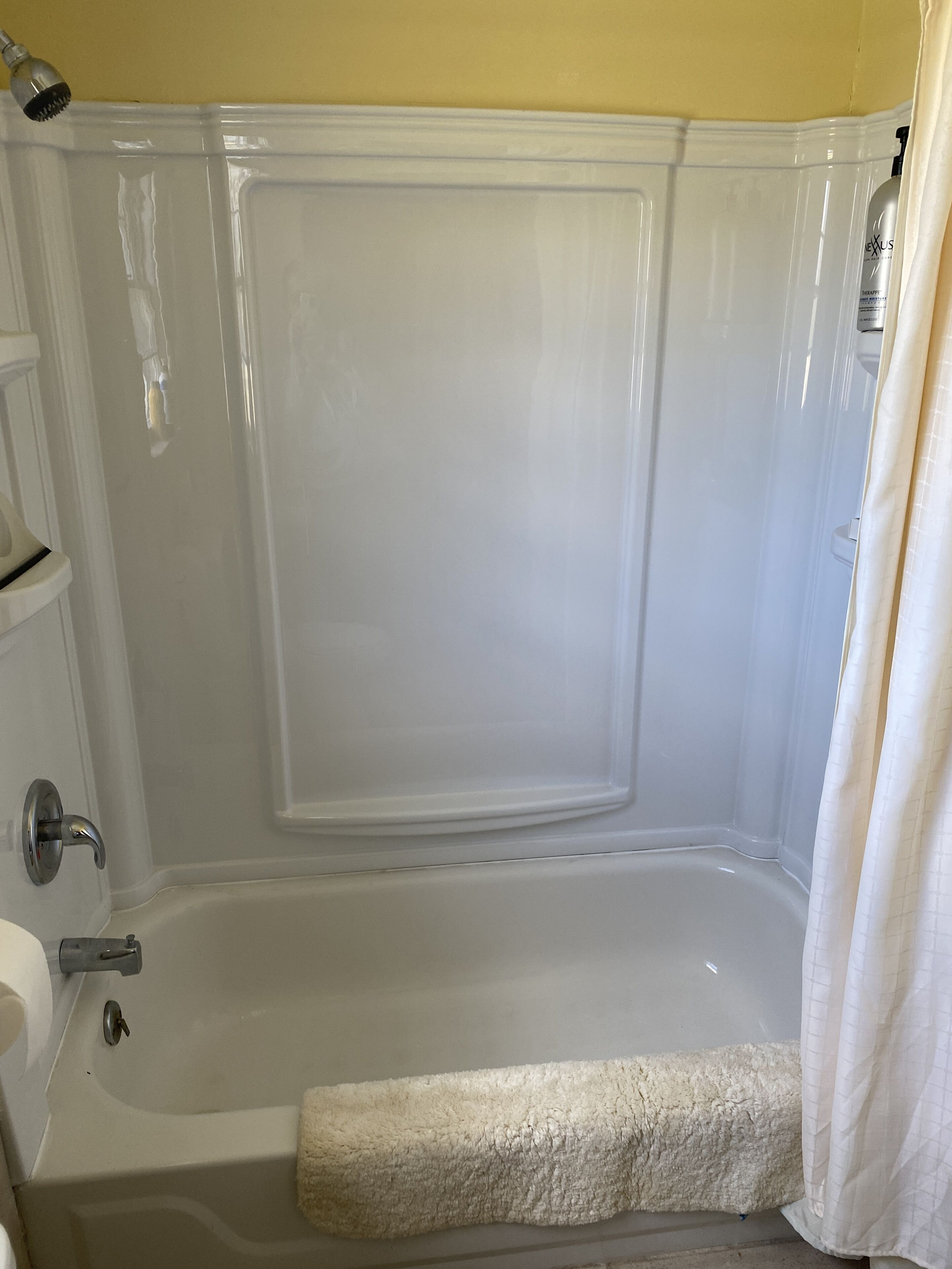 Handtücher, Seife, Shampoo, Toilettenpapier