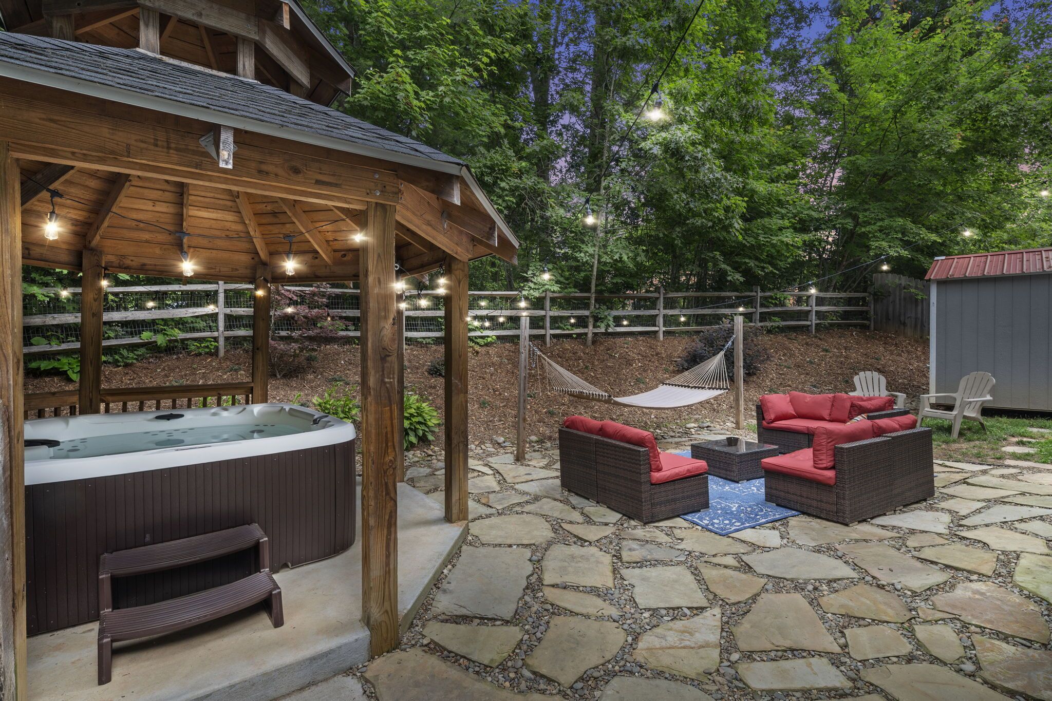 15 minutes to Downtown AVL, West AVL, Biltmore, & Hiking