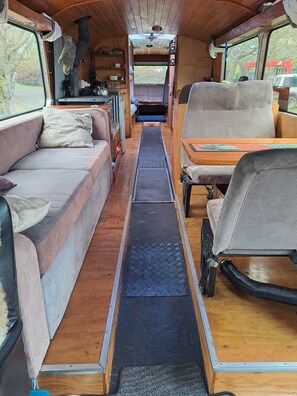 Interior - Get away from it all, relax in a 1971 Bedford bus over looking lake Karapiro (Karapiro)
