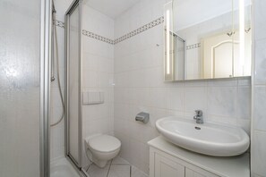 Shower, hair dryer, towels - Altstadttor 19 - NEU AB 2024 in der Vermittlung !!! - Ferienwohnung für max 2. Personen nur 300m von (Sylt)