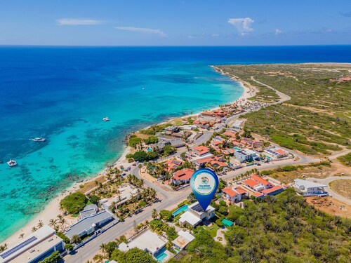 NEW Luxury 4BR Beachfront Villa w/ Infinity Pool