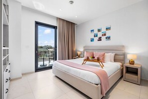 2 bedrooms, iron/ironing board, WiFi