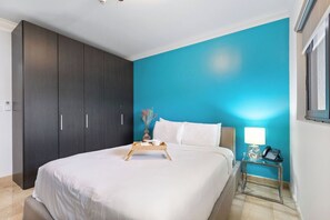 1 slaapkamer, een strijkplank/strijkijzer, wifi