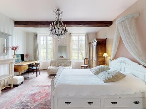 4 chambres, fer et planche à repasser, accès Internet