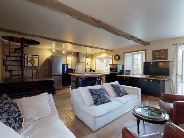 Fireplace, foosball, table tennis, stereo