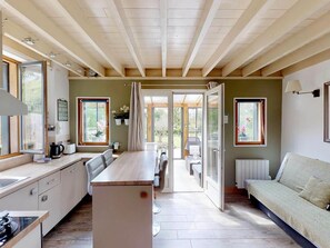 TV, fireplace, table football, stereo - Voisine Boulangerie 25 people 2 Cottage : spa, 15min sea (Tamerville)