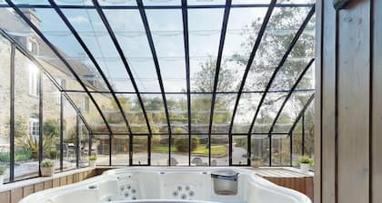 Villa · Tamerville · ★4,40 · 8 Schlafzimmer · 9 Betten · 7 Badezimmer