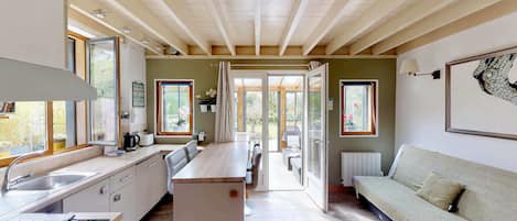 Frigorifero, microonde, forno, lavastoviglie