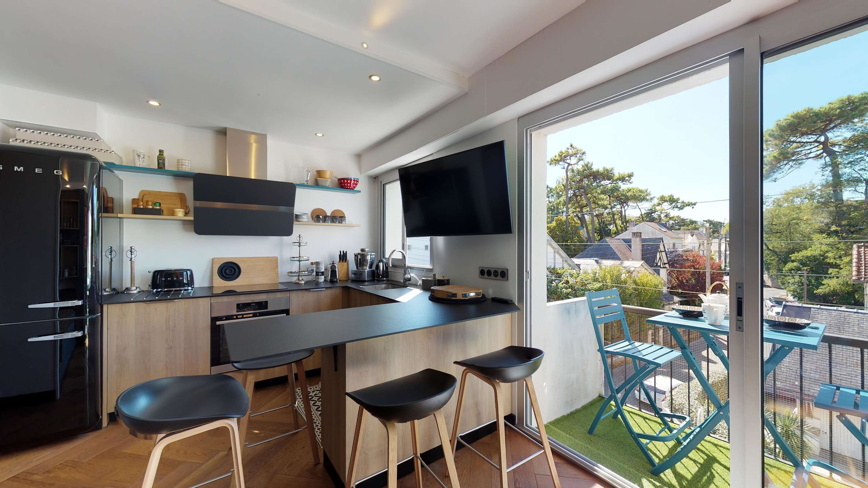 Kühlschrank, Mikrowelle, Ofen, Geschirrspüler