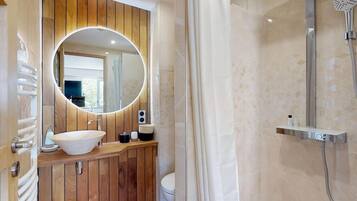 Suihku, hiustenkuivaaja