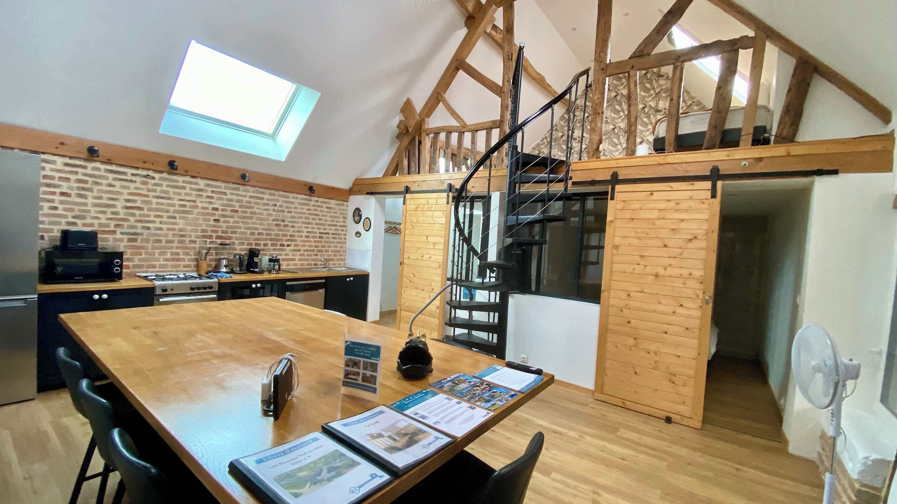 Réfrigérateur, micro-ondes, four, lave-vaisselle