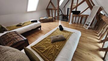 3 habitaciones, acceso a internet y ropa de cama