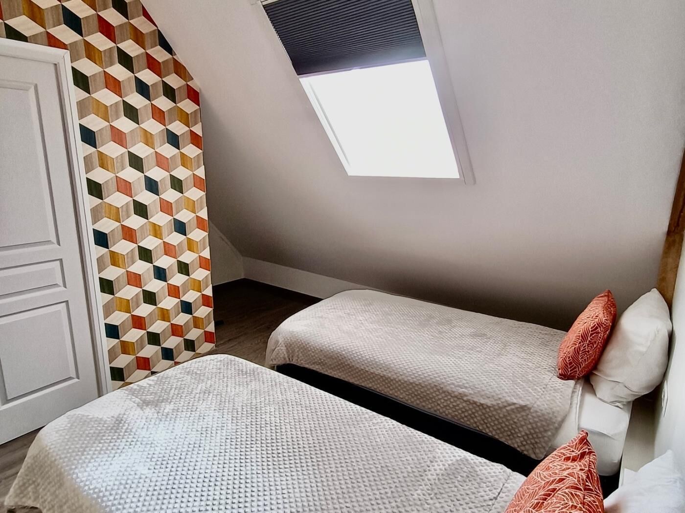 4 bedrooms, iron/ironing board, Internet