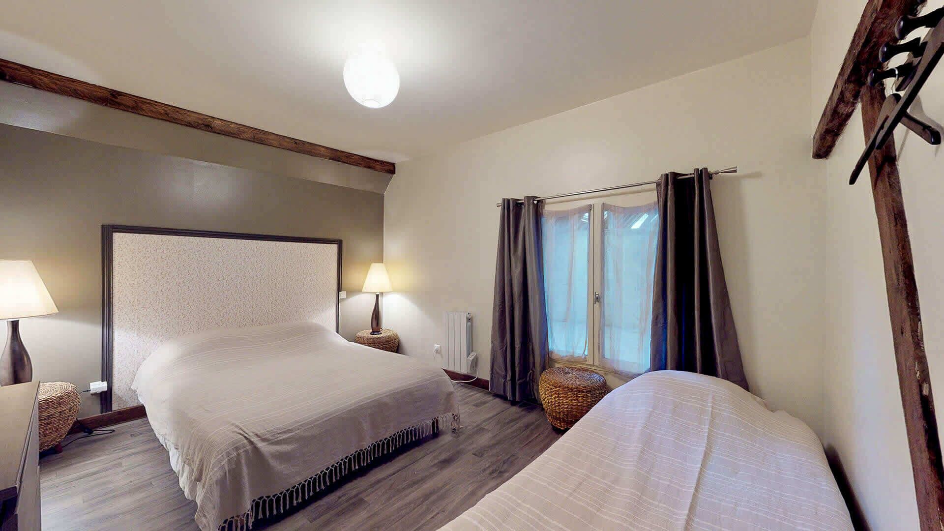 4 chambres, fer et planche à repasser, Wi-Fi