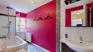 Bathtub, hair dryer - Maison dans une écurie 15 Pers idéale en famille (Talmas)