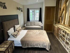 5 Schlafzimmer, Bügeleisen/Bügelbrett, Internetzugang