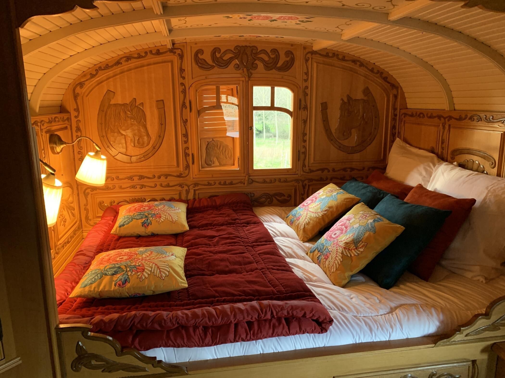 1 dormitorio, tabla de planchar con plancha, Internet